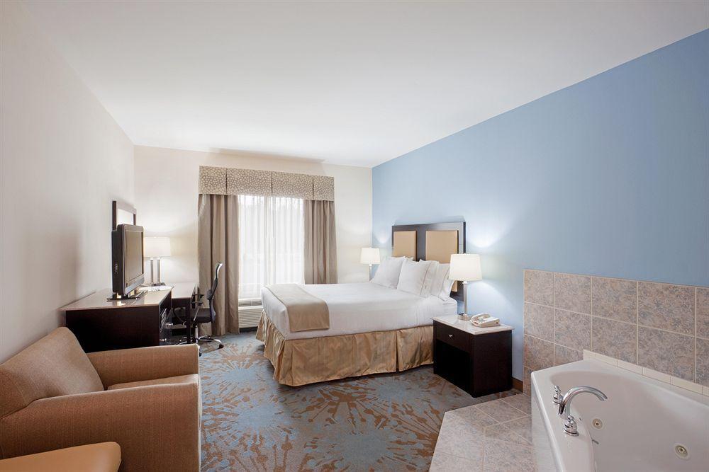 Comfort Inn & Suites Plainville-Foxboro Екстер'єр фото